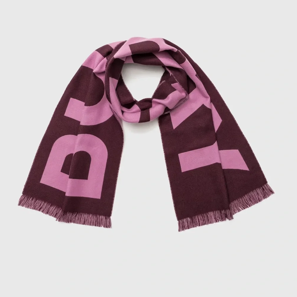 NWT authentic Burberry logo wool jacquard scarf - Picture 3 of 6